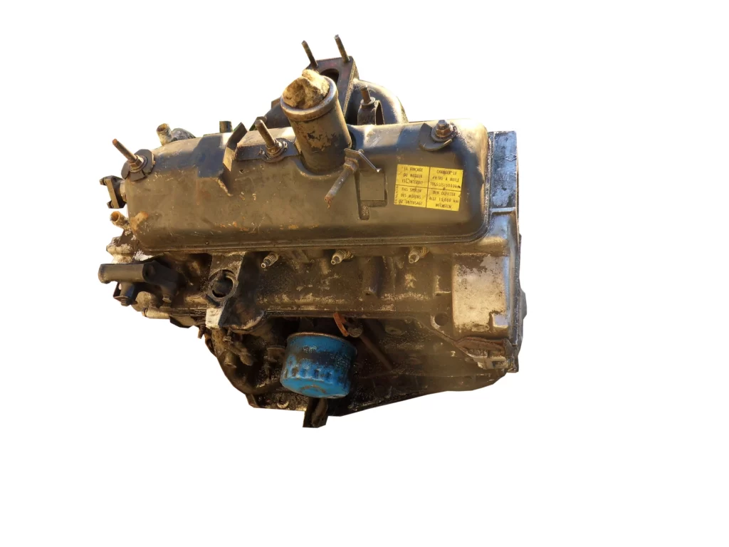 1968 Renault R16 engine side view