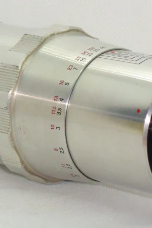 Front view of Carl Zeiss Jena Triotar 135mm f/4 Red T lens – Exakta mount