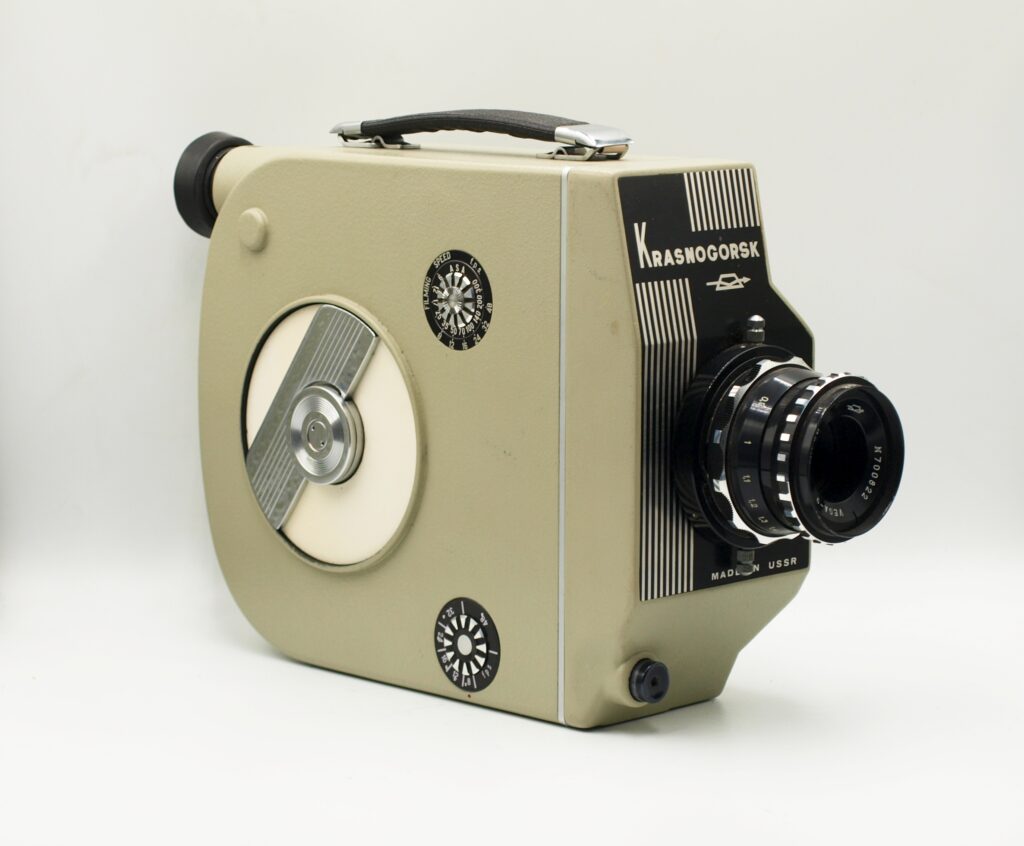 Krasnogorsk-2 16mm film camera